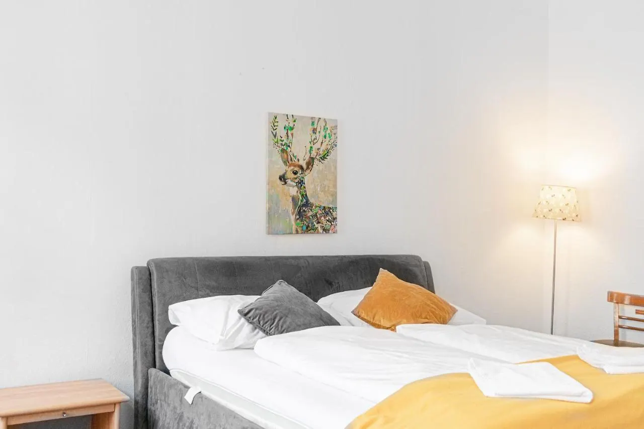 Vivid King Bed Apt - 12 Minutes From City Center Vienna 0*,