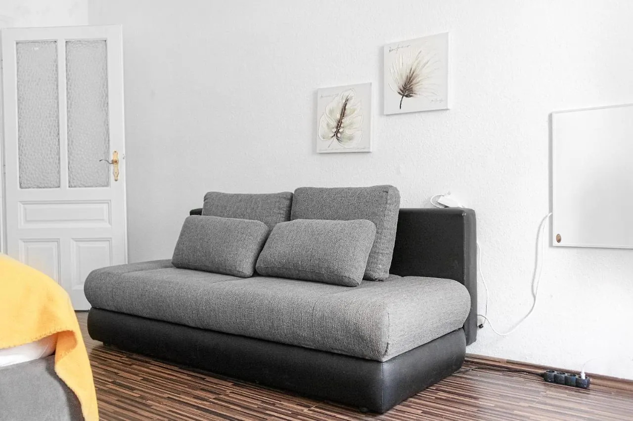 Vivid King Bed Apt - 12 Minutes From City Center Vienna 0*,  Austria